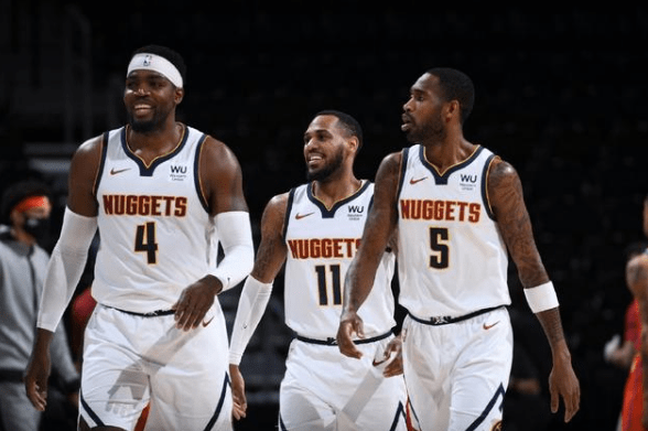 本场曼城以 本场曼城以