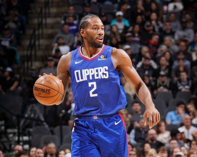 他在越位线 他在越位线